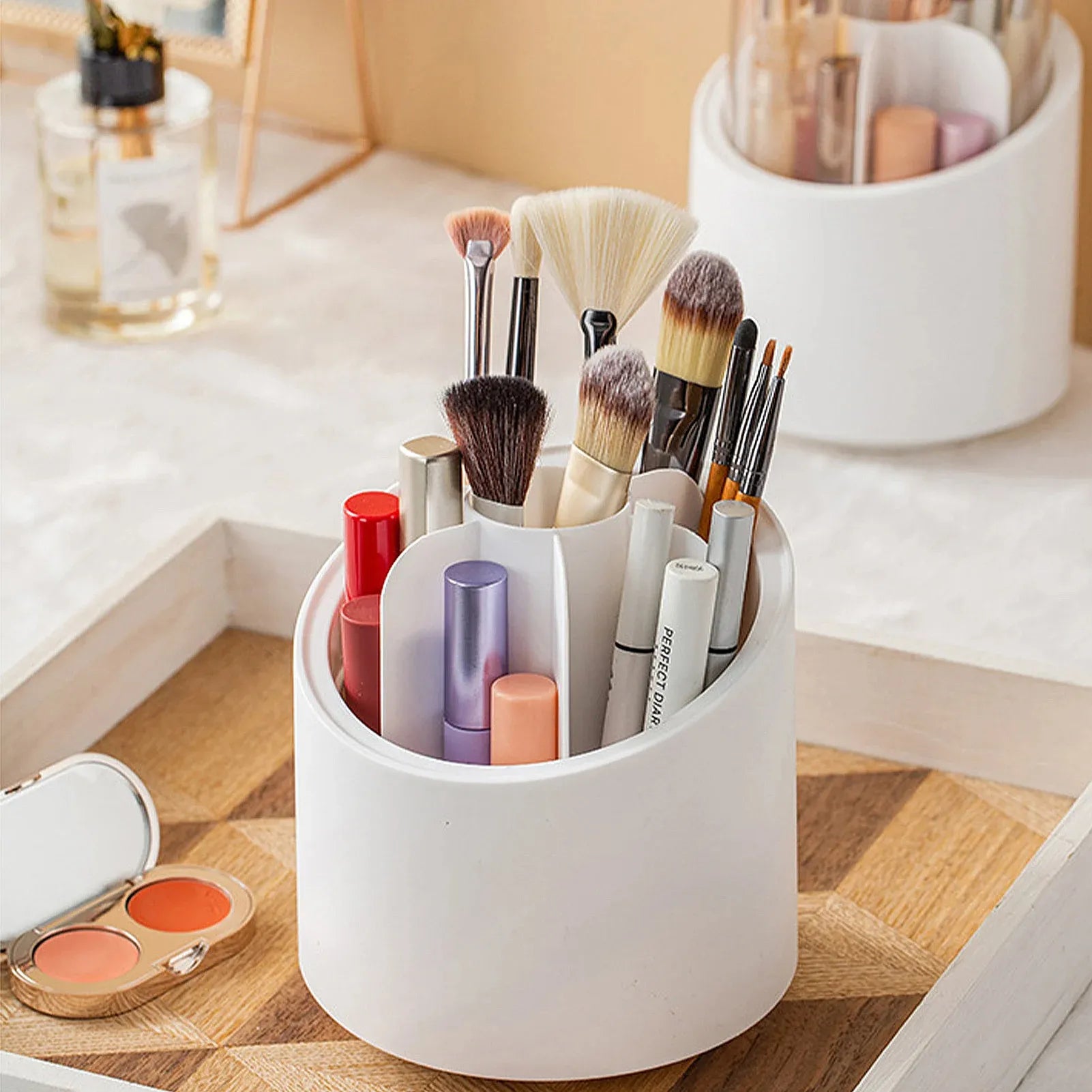 360 ° Rotating Makeup Pen Brush Storage Box